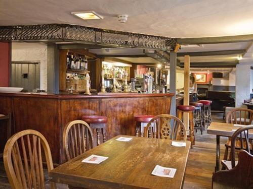 The May Garland Inn Hellingly Экстерьер фото