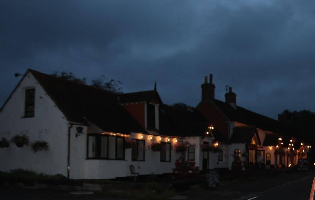 The May Garland Inn Hellingly Экстерьер фото